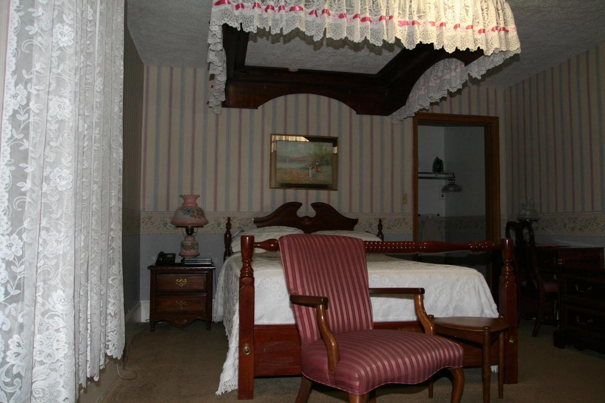 Hotel Gunter Frostburg Bagian luar foto